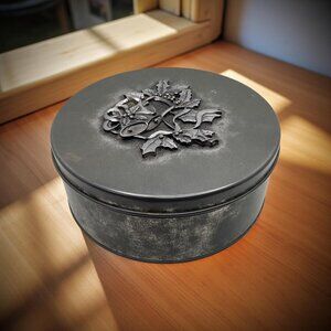 vintage 1970s metzke gray tin with pewter holly bow 8" diameter